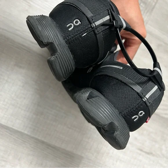 ON RUNNING ON CLOUD 6 Jet Black Performance Sneakers Size 8 - Picture 10 of 16